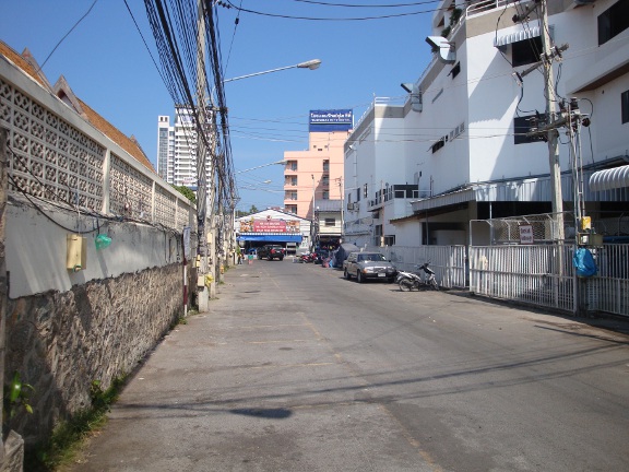 Daytime view, halfway down looking towards Poonsuk Road.