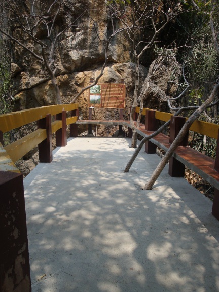 The bridge to Nang Phan Thu Rat Crematorium