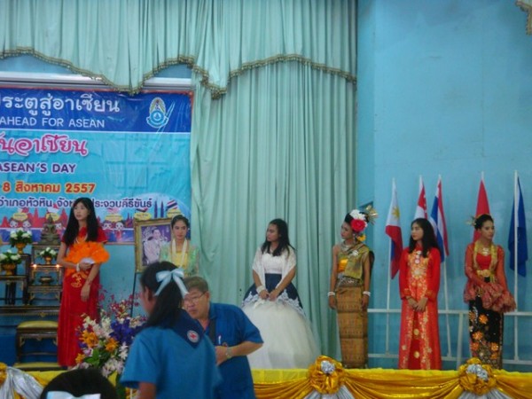 Miss Singapore on the left.