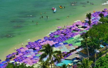 Thailand_Hua_Hin_beach_umbrella_city.jpg