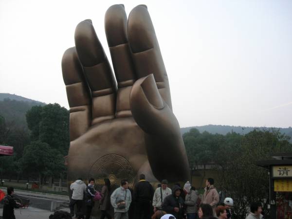 Hand of statue, notice the size