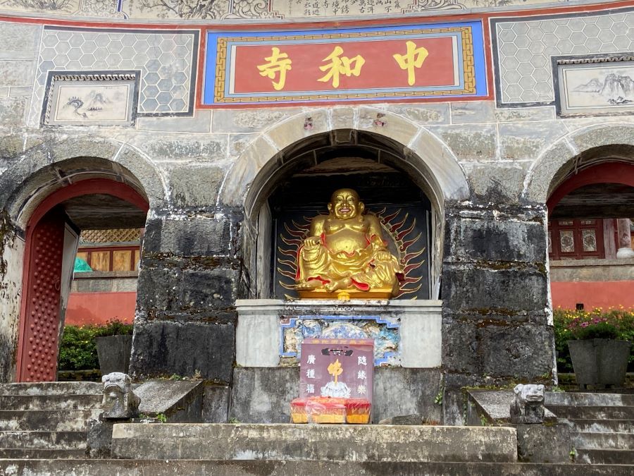 Temple on Cangshan.jpg