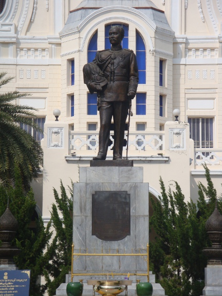 Statue of the big man himself