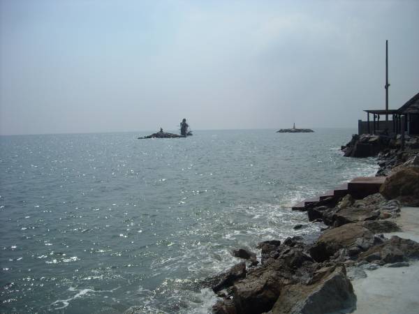 Statue at Puk Tien Beach