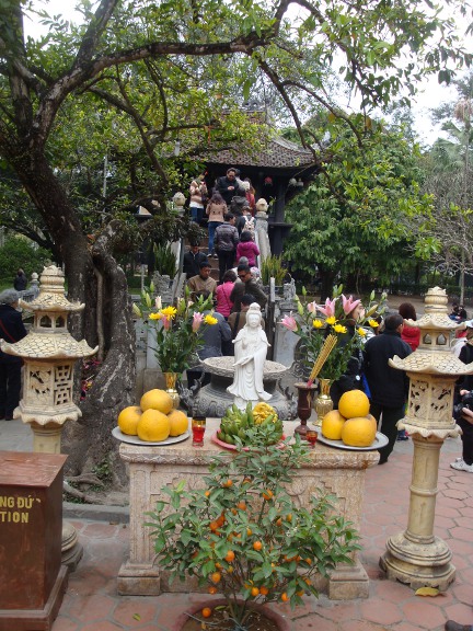 View in front of the One-Pillar Pagoda