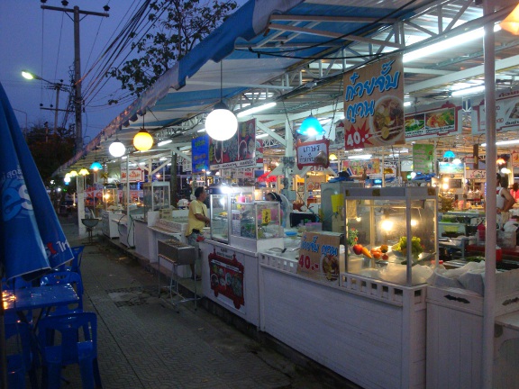 Hua Hin Memory from Soi 51 at dusk