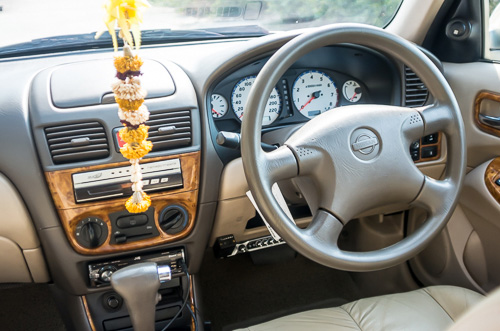 Nissan-Sunny-2.jpg
