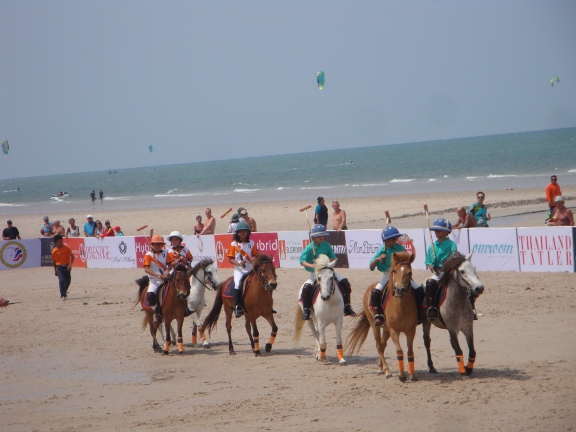 Junior (8 to 12 year olds) Final between St Andrews (Green) and Thai Polo (White)