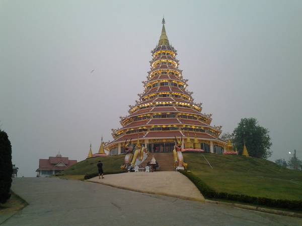 Large temple, great location for the view.