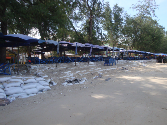 Other stretches were build up with sandbags.