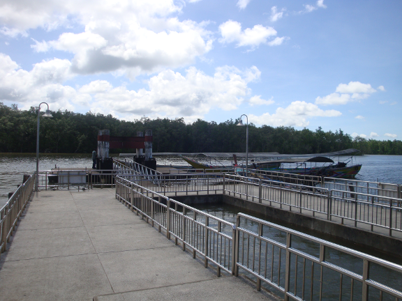 we got on the boat via a jetty