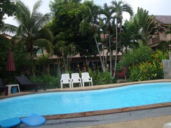The swimming pool/Jacuzzi
