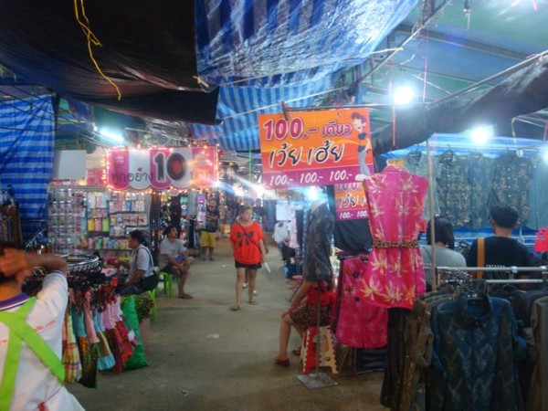 the side stalls, proper, which was a covered walkway