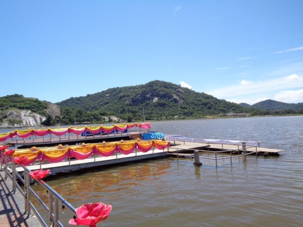 the pier was decorated, and adorned with a launch platform for the little boats