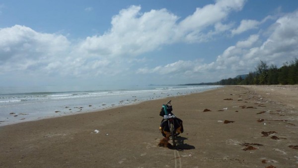 10 KM RIDING ON THE BEACH.jpg