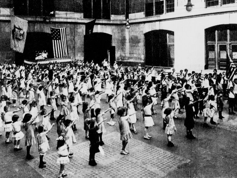 bellamy_salute_1915.jpg