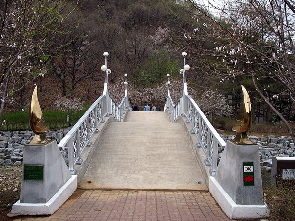 800px-Gloster_Bridge.jpg