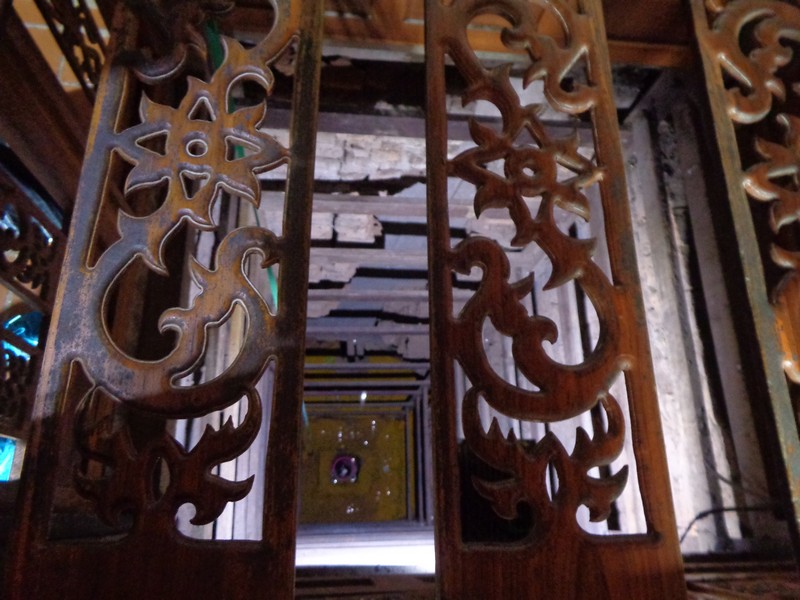 Looking down into the well from inside the chedi