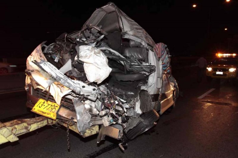 The wrecked passenger van after the Dec 27, 2010 accident. (Photo by Sarot Meksophawannakul)