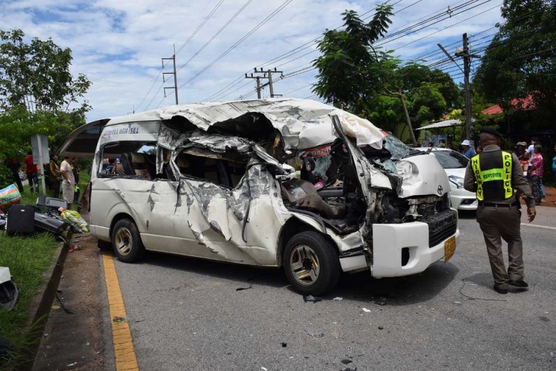 The wrecked passenger van that was hit by a car in Watthana Nakhon district of Sa Kaeo province on Thursday morning. The crash claimed at least five lives. (Photo by Sawat Ketngam)
