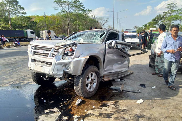 One of the nine vehicles is damaged in an accident in Thung Song district of Nakhon Si Thammarat on Saturday that kills a man and injurs six other people. (Photo by Nujaree Raekrun)