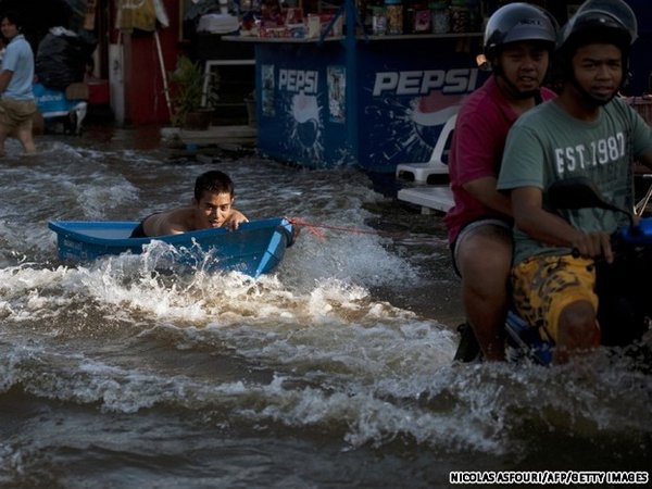 Flood_boat_11.jpg