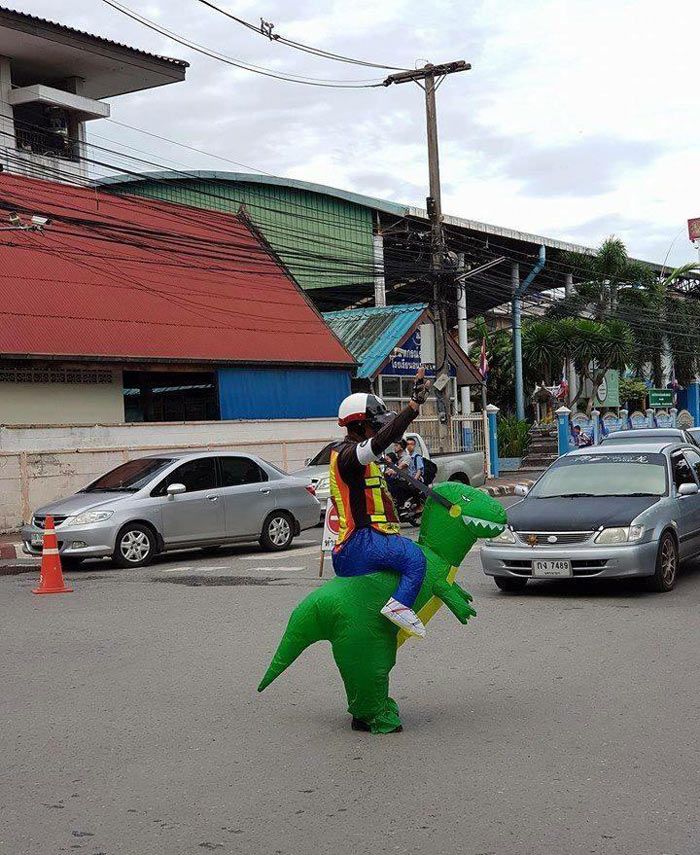 Dino.jpg