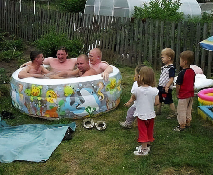funny-unexplainable-pictures-8-61a0b4d5dda3f__700.jpg