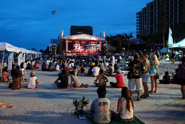 The Intercontinental Stage with the luxury of some space to move!
