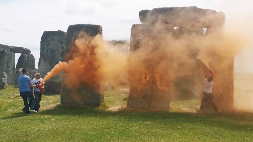 stonehenge.jpg