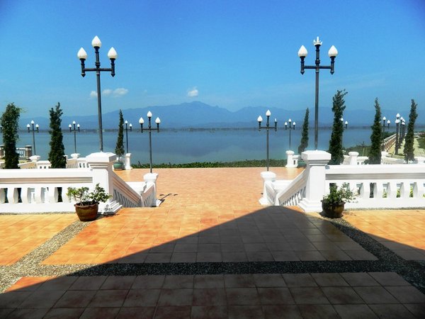 kwan phayao 2 .jpg