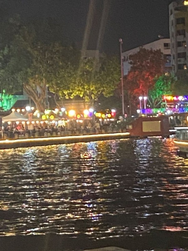 Malacca river at night.jpg