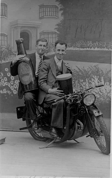 KNIGHT, Edw. & Friend - Southport c.1935.jpg