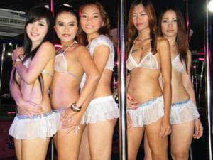 Shark-Agogo-Bar-Bangkok-.jpg