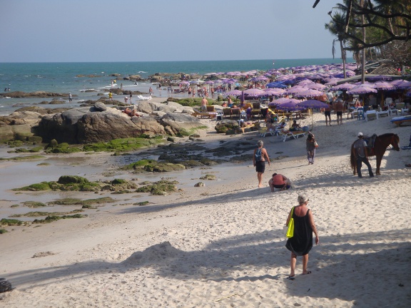 If you walk past the Temples, there is another access point to the beach in front of the Hilton.